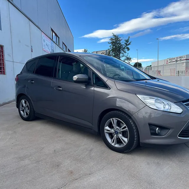 AM Automóviles Navarra Ford C-MAX